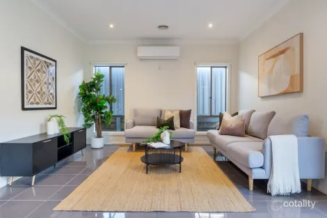 Property photo of 2 Pearl Drive Craigieburn VIC 3064