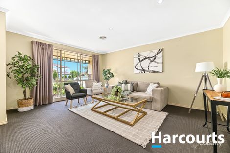 Property photo of 2 Harmon Close Berwick VIC 3806