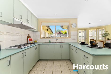 Property photo of 2 Harmon Close Berwick VIC 3806