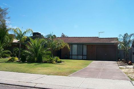 15 Regal Dr, Thornlie, WA 6108