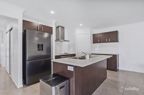 Property photo of 115 Lakeside Crescent Ningi QLD 4511