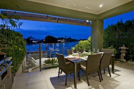 2/157 Stanhill Dr, Surfers Paradise, QLD 4217