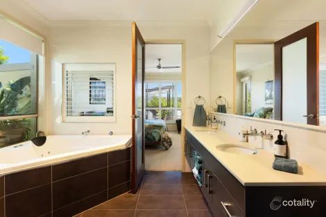 Property photo of 5 Greenacre Way Maudsland QLD 4210