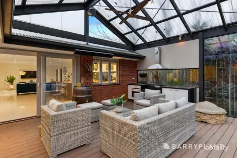 Property photo of 15 Mara Close Wantirna South VIC 3152