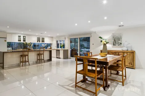 Property photo of 15 Mara Close Wantirna South VIC 3152