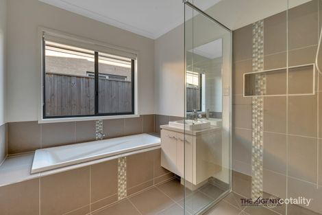 Property photo of 5 Chamberlain Way Williams Landing VIC 3027