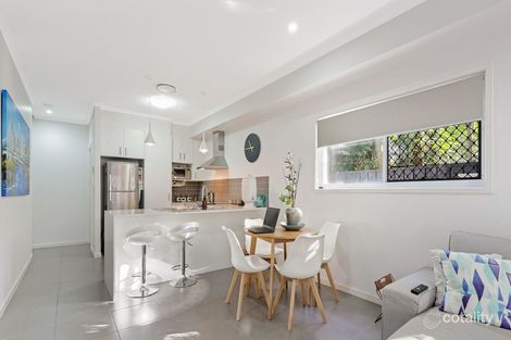 Property photo of 2/27A Winchester Street Hamilton QLD 4007
