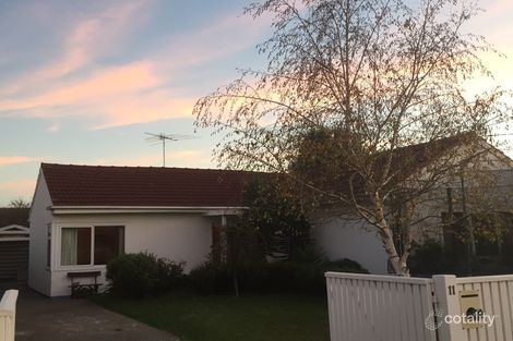 11 Hilltop St, Herne Hill, VIC 3218