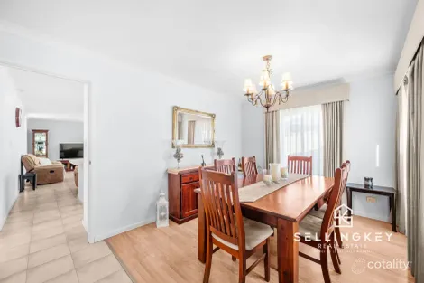 Property photo of 8 Yama Close Carramar WA 6031