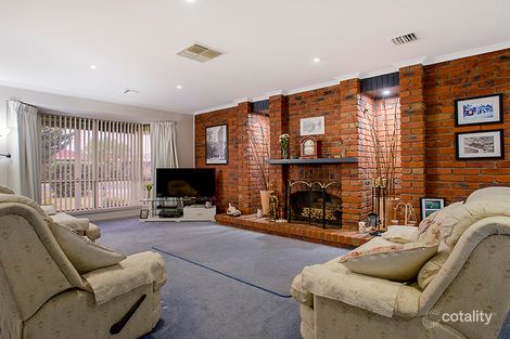 Property photo of 9 Alma Doepel Drive Altona Meadows VIC 3028