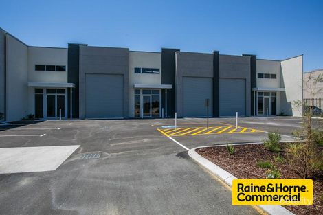 2/4 Glory Rd, Gnangara, WA 6077