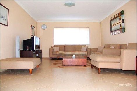 380 Smithfield Rd, Prairiewood, NSW 2176