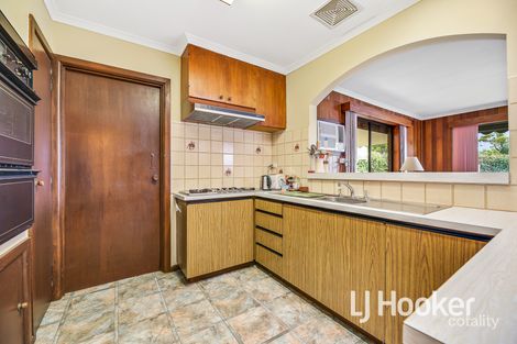 Property photo of 16 Aldridge Street Endeavour Hills VIC 3802