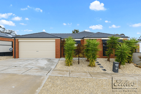 Property photo of 14 Garnet Court Kangaroo Flat VIC 3555