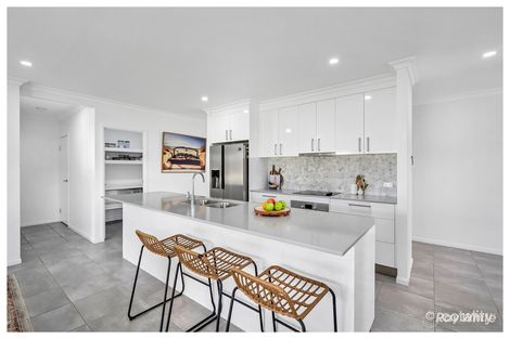 Property photo of 10 Edenbrook Drive Parkhurst QLD 4702