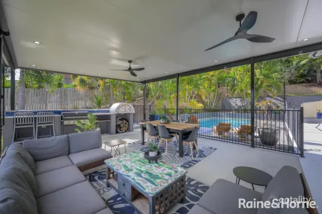 6 BUNYA CT, KIN KORA, QLD 4680