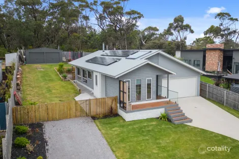 Property photo of 4 Warfe Drive Lake Tyers Beach VIC 3909