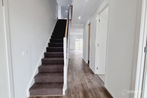 Property photo of 2 Mimi Mews Truganina VIC 3029