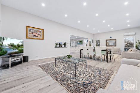 Property photo of 40 Abeckett Road Narre Warren North VIC 3804