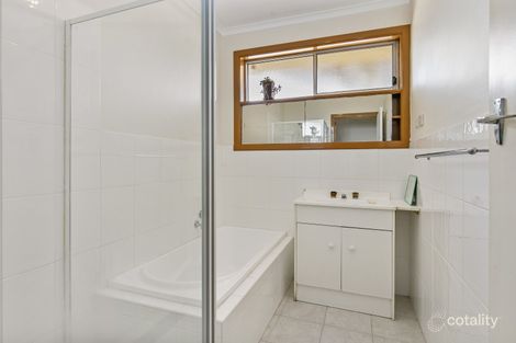 Property photo of 11 Walpole Avenue Rosebud VIC 3939