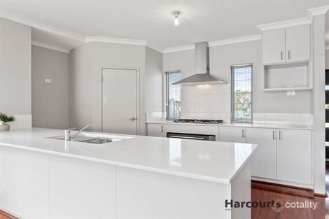 Property photo of 26 Figbird Way Southern River WA 6110