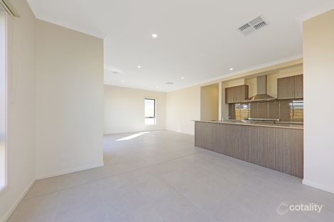 Property photo of 26 Crowlands Circuit Eynesbury VIC 3338