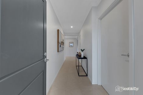 Property photo of 17 Northampton Way Donnybrook VIC 3064