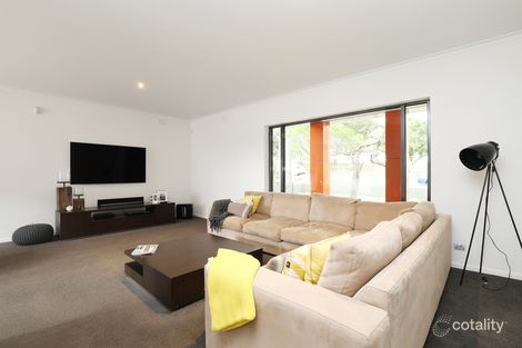 Property photo of 111 Bradshaw Street Essendon VIC 3040