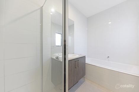 Property photo of 26 Crowlands Circuit Eynesbury VIC 3338