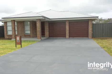 16 Compass St, Vincentia, NSW 2540