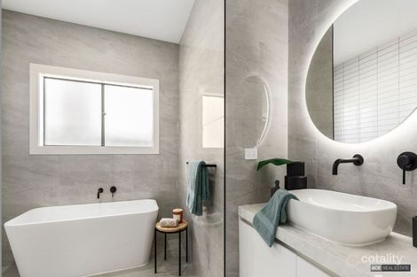 Property photo of 35 Eaglemont Drive Strathtulloh VIC 3338