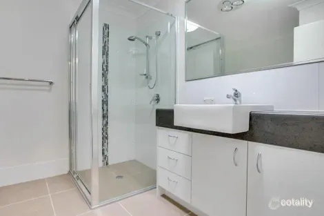 Property photo of 2/20 Worthing Street Wynnum QLD 4178