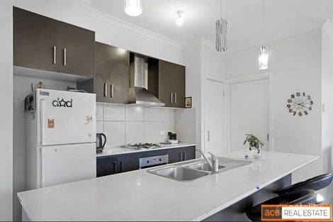 Property photo of 2/22 Verdant Road Truganina VIC 3029