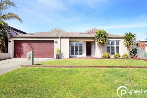 Property photo of 11 Stephanie Close Berwick VIC 3806