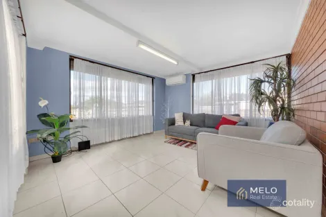 Property photo of 9 Riviera Road Avondale Heights VIC 3034