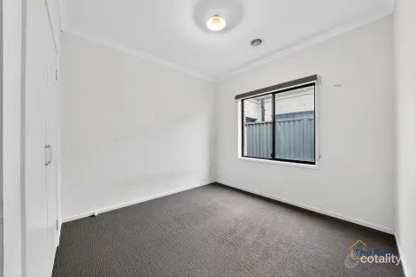Property photo of 49 Diamond Parade Cobblebank VIC 3338
