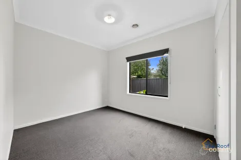 Property photo of 49 Diamond Parade Cobblebank VIC 3338