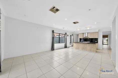 Property photo of 49 Diamond Parade Cobblebank VIC 3338