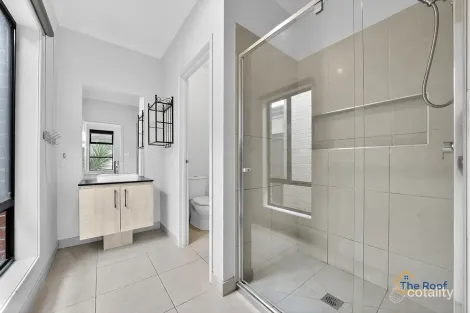 Property photo of 49 Diamond Parade Cobblebank VIC 3338