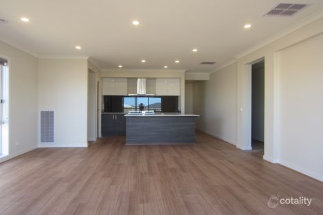 Property photo of 8 Clancy Way Doreen VIC 3754