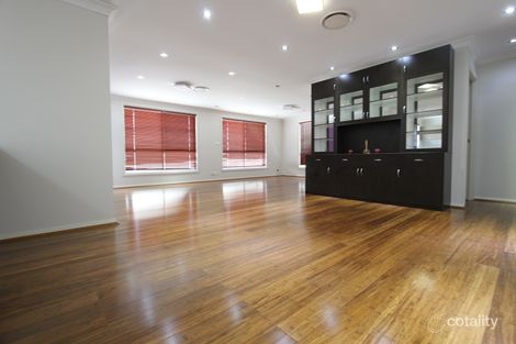 Property photo of 18 Redpa Close West Hoxton NSW 2171