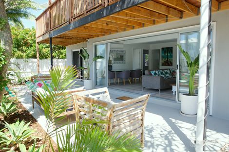 10 Dawn Pde, Miami, QLD 4220