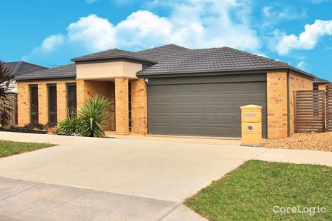 Property photo of 10 Villella Drive Pakenham VIC 3810