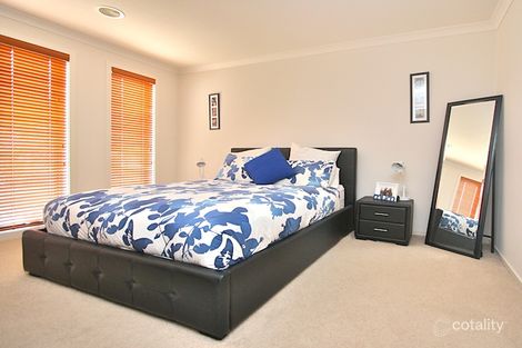 Property photo of 10 Villella Drive Pakenham VIC 3810