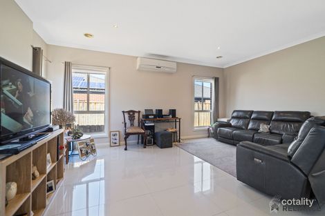Property photo of 10 Citreus Circuit Brookfield VIC 3338