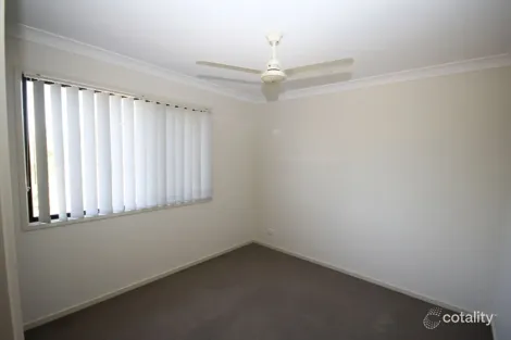 Property photo of 8 Figbird Close Goodna QLD 4300