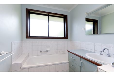 Property photo of 4 Ivy Court Sale VIC 3850