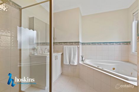 Property photo of 15 Galtymore Close Warranwood VIC 3134