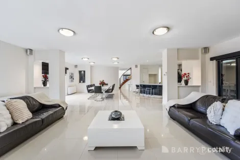 Property photo of 144 Ferntree Gully Road Oakleigh East VIC 3166