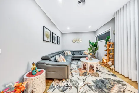 Property photo of 68 Fenway Boulevard Clyde North VIC 3978
